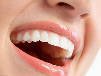 长春洗牙：牙齿也要“抗衰老”