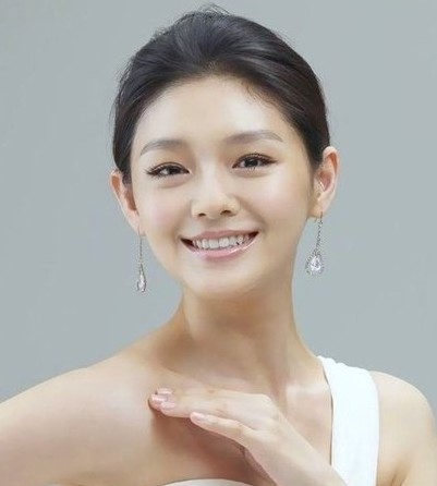 美容冠成就自信魅力笑容